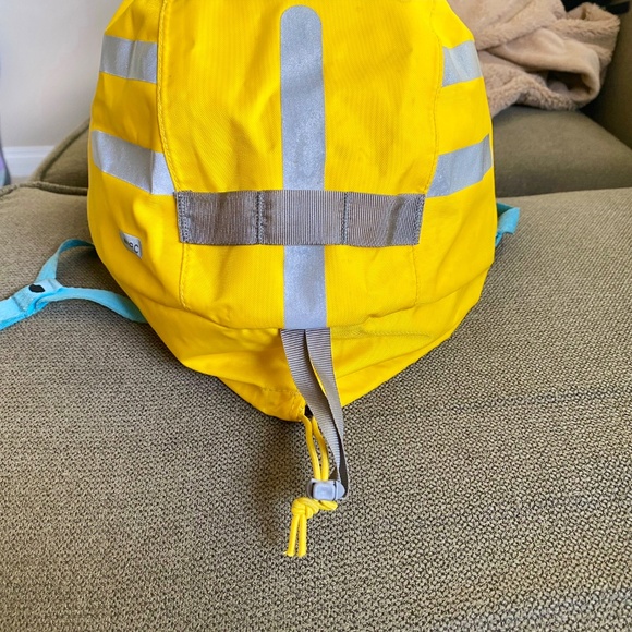 MEC helmet cover - Brand new with Tags - Picture 4 of 6